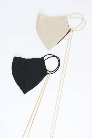 秋冬シーズンに身に着けたい！ シルク素材のとびきりオシャレなマスク３選