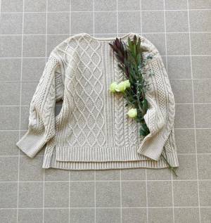 アラン編みニット１枚でサマになる！ 秋冬コーデの地味見えと飽きを回避！