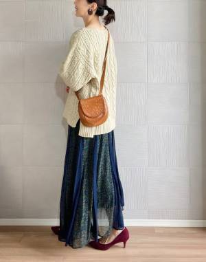 アラン編みニット１枚でサマになる！ 秋冬コーデの地味見えと飽きを回避！