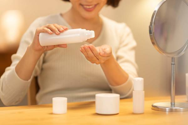 スキンケアの順番は自由!? 効果的なステップを美容家が解説