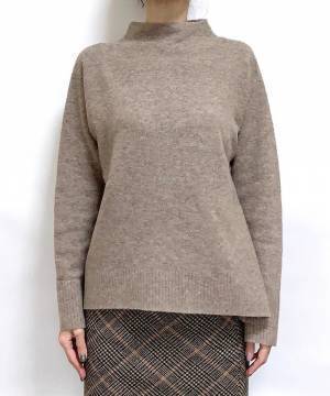 【ユニクロ】旬顔コーデを叶える抜群のシルエット！ 1990円なのに高見えするニット