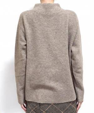 【ユニクロ】旬顔コーデを叶える抜群のシルエット！ 1990円なのに高見えするニット