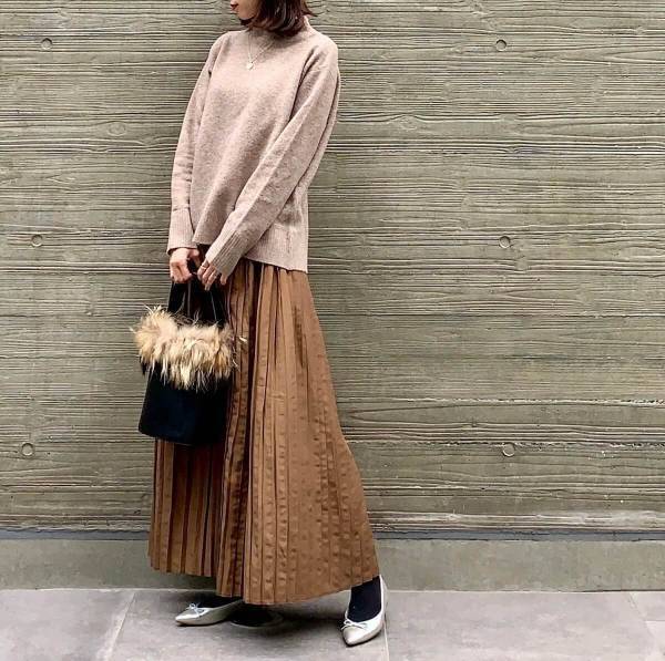 【ユニクロ】旬顔コーデを叶える抜群のシルエット！ 1990円なのに高見えするニット