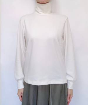 【ユニクロ】脱・ワンツーコーデ。ソフトニットパフスリーブTを使った冬の重ね着コーデ３選