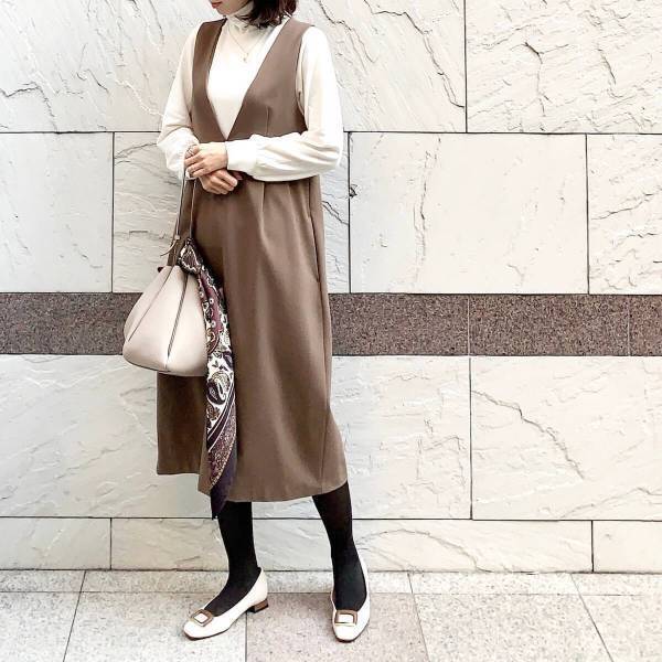 【ユニクロ】脱・ワンツーコーデ。ソフトニットパフスリーブTを使った冬の重ね着コーデ３選