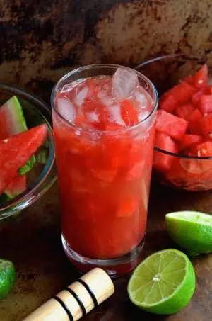 Smashed%2bwatermelon%2brum%2bcocktail%2brecipe