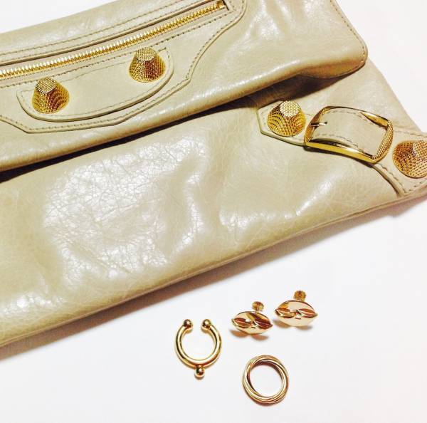 祖母から孫娘へ。時を超えて受け継がれるジュエリーの魅力