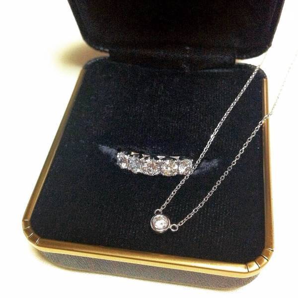 祖母から孫娘へ。時を超えて受け継がれるジュエリーの魅力