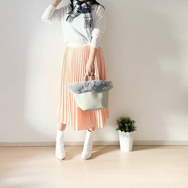 【ユニクロ】クリスマスは春の新作で先取りオシャレコーデ