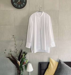 ニットコーデに飽きたら白シャツで、１日パリッと気持ちよく過ごす。