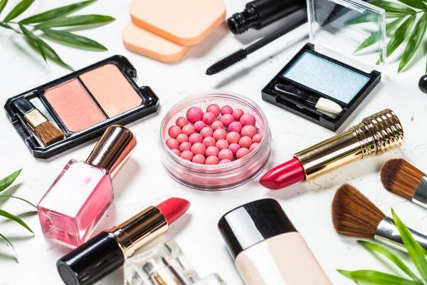 パーソナルカラーの落とし穴！ 大人女性がメイクをもっと楽しむふたつの方法