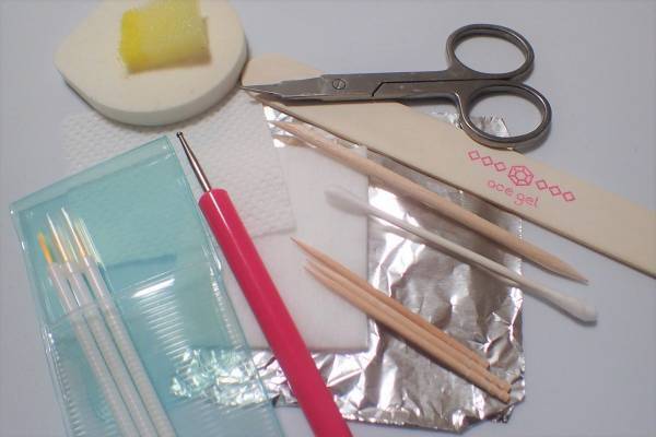 セルフネイルのやり方を押さえて、初心者でもサロン並のネイルを！