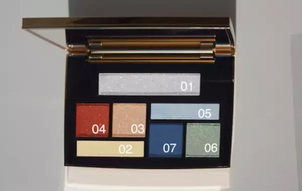 ​​【スウォッチ付き】Amplitude｜７色３質感の限定アイカラーパレットを試してみた