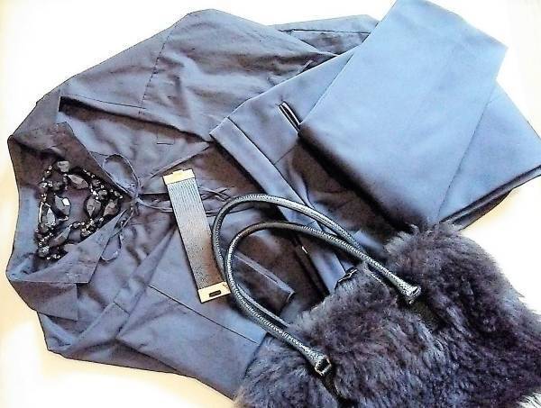 黒い服しか着ない女の心理、黒い服を着ない女の心理