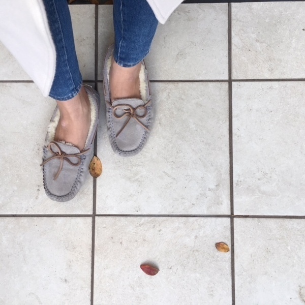 UGGモカシンシューズは少し高いけど超長持ち。１足あれば冬の幸せ度が上がります