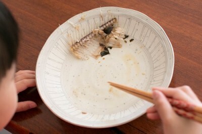子どももきれいに完食！　大人でも苦手な魚の食べ方はこう教える！