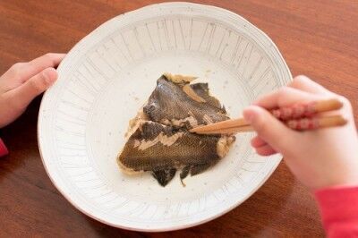 子どももきれいに完食 大人でも苦手な魚の食べ方はこう教える 16年4月7日 ウーマンエキサイト 1 2