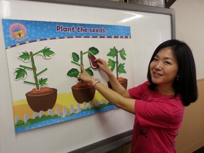 幼児英語講師って？子育て経験も活かせるママのお仕事拝見！その３