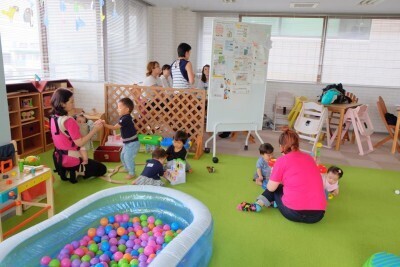 新感覚「見守りつき」親子カフェはママと赤ちゃんのオアシス！