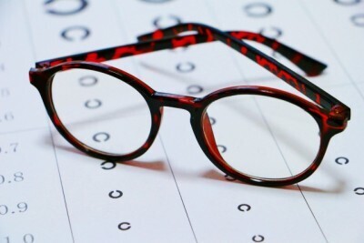 メガネはいつから？子どもの視力低下で親の私が学んだこと