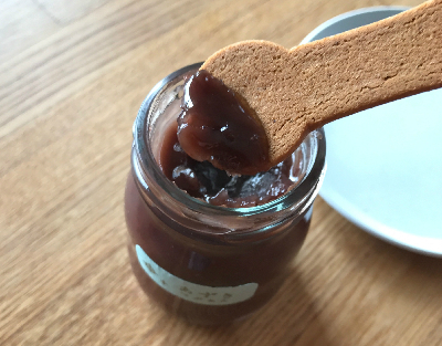 手土産にもOK！ かわいいパッケージと素朴な味わいのおやつ3種