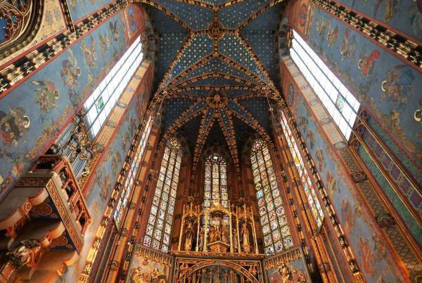 直行便で子連れにうれしい！ポーランドのヴィエリチカはヘルシーな世界遺産!?