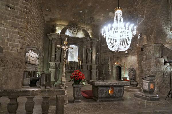 直行便で子連れにうれしい！ポーランドのヴィエリチカはヘルシーな世界遺産!?