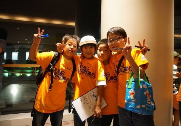 リピーターが多い「ザ・ヤングアメリカンズ」ハイテンションに子どもの自信と自発性を啓発