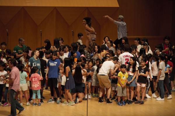 リピーターが多い「ザ・ヤングアメリカンズ」ハイテンションに子どもの自信と自発性を啓発