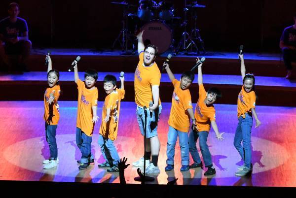 リピーターが多い「ザ・ヤングアメリカンズ」ハイテンションに子どもの自信と自発性を啓発