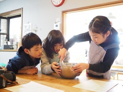 バレンタインに子どもと作る「ドーナツケーキポップ」飽きさせずに作るコツ