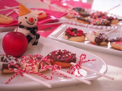 バレンタインに子どもと作る「ドーナツケーキポップ」飽きさせずに作るコツ