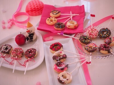 バレンタインに子どもと作る「ドーナツケーキポップ」飽きさせずに作るコツ