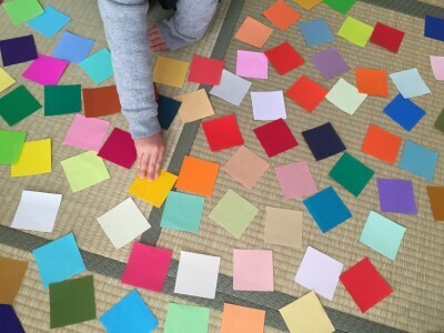 何これすごーい！と子ども心のツカミはOK、100色折り紙の遊び方