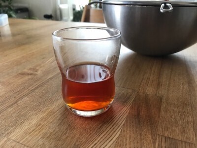 まるで化学実験！ 家で簡単にできる「玉ねぎ染め」は自由研究にもイイ！