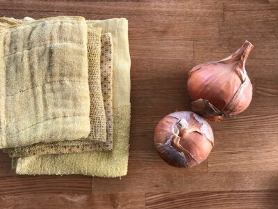 まるで化学実験！ 家で簡単にできる「玉ねぎ染め」は自由研究にもイイ！