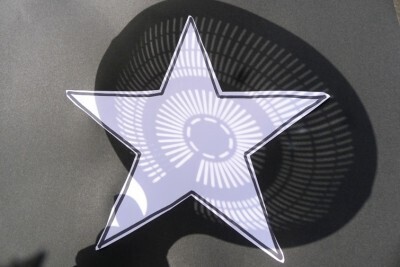 光と影で遊ぶ工作で、子どもの「なんで？」「どうして」を引きだそう