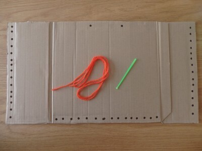 段ボールを使って3歳から裁縫レッスンを始めよう