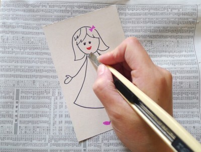 いつもの風景で遊べる「切り抜きカード」を子どもと作ろう