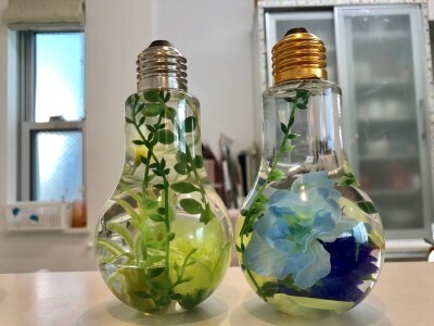 100均の造花と容器で人気のハーバリウムを作ってみた