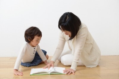 読み聞かせが苦手な人はチェック！子どもが夢中になってくれるには