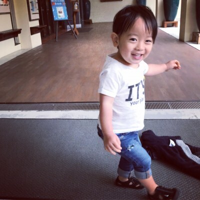 英語のあいさつや自主性の芽生え…2歳息子が一回り成長した滞在先とは