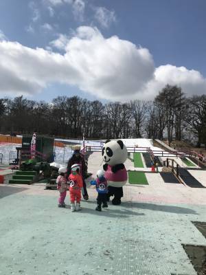 子どものスキーデビュー、初心者ママが教えるスクールと準備のコツ