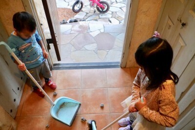 入学前に掃除の練習！子ども2人が大掃除に初トライした結果