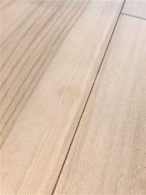 おもちゃで傷だらけになったフローリングを補修！費用と成果をレポート！