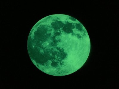 星が光って消える!?注目の「蓄光素材」を子ども部屋に取り入れよう