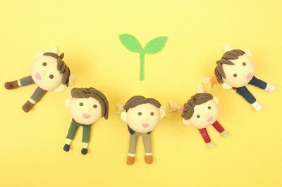 シャイな子どもの友達づくり、親がかけたい魔法の言葉とは