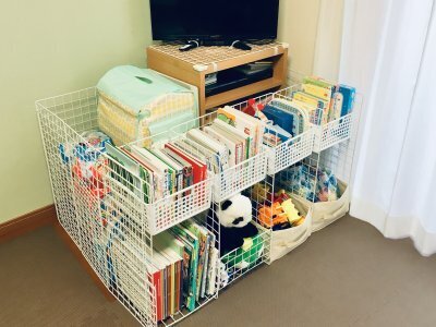 【100均】ワイヤーネットで本やおもちゃの収納を作成。仕切り代わりにも