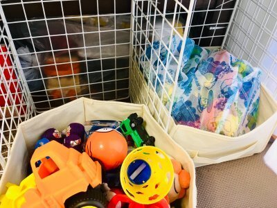 【100均】ワイヤーネットで本やおもちゃの収納を作成。仕切り代わりにも