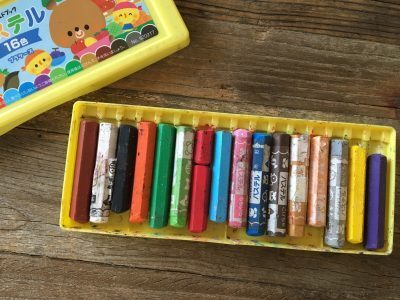 クレヨンが折れても大丈夫！園グッズに意外なマステ活用術